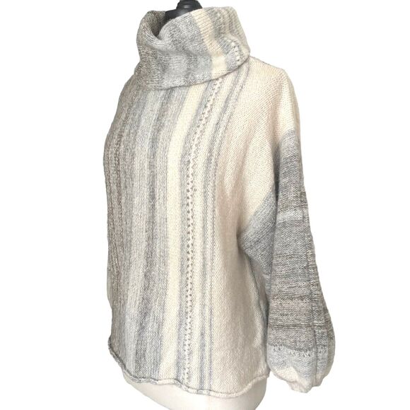 BNDI Revolve Sweater Sz S/M Hand Knit Style Grays Ivory Dolman Balloon Sleeve - Picture 5 of 10
